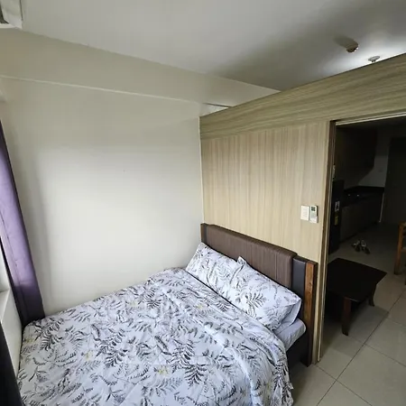 Apartment With Balcony Near In Mall Of Asia Located In Shore1 And 2 Residences