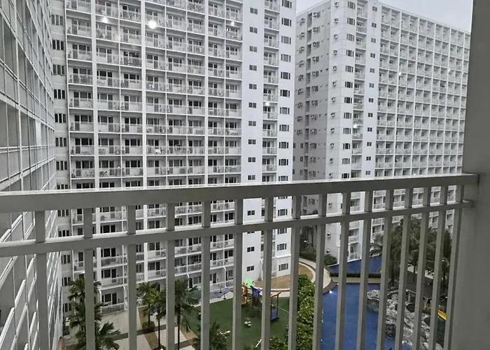 Aparthotel With Balcony Near In Mall Of Located In Shore1 And 2 Residences Manila