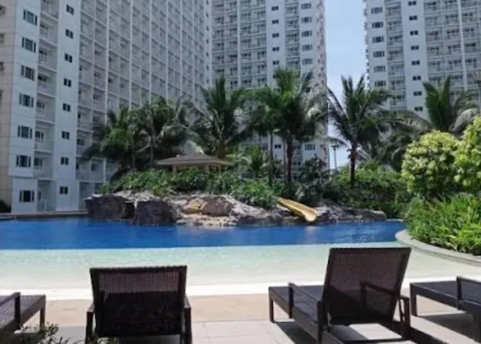 With Balcony Near In Mall Of Located In Shore1 And 2 Residences Aparthotel Manila