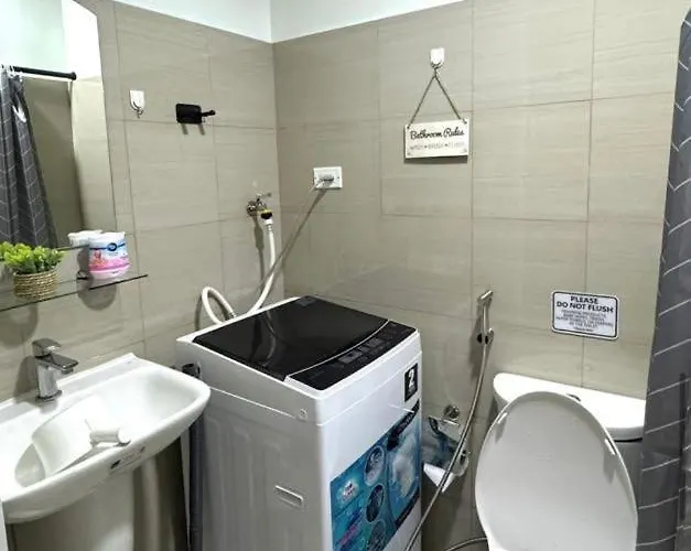 With Balcony Near In Mall Of Located In Shore1 And 2 Residences 3* Manila